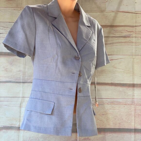Ladies sz 5/6 button top NWT by Breaking Loose - Picture 2 of 7